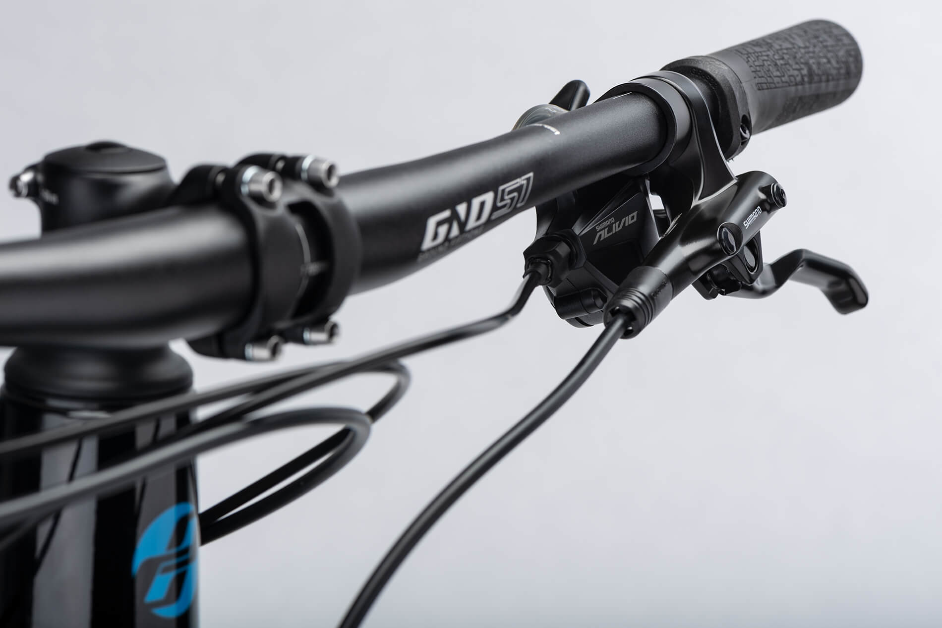 GHOST Kato Universal 29 Black/Bright Blue Gloss - L - Image 3