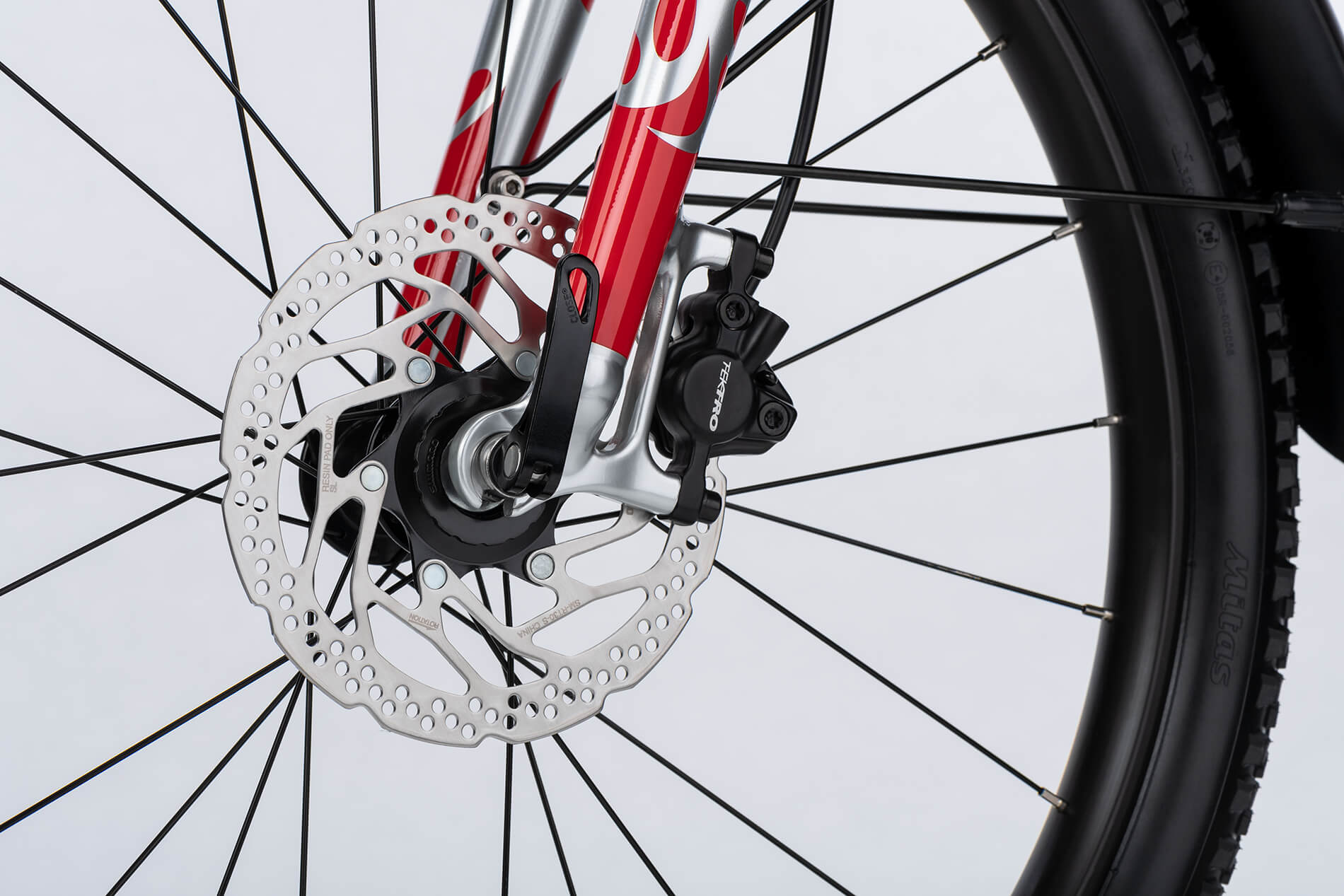 GHOST Kato 24 Pro EQ Silver/Red Gloss - Image 5