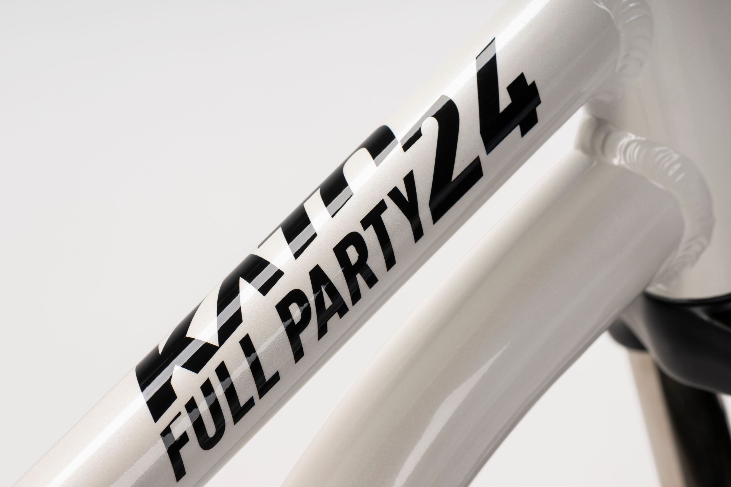 GHOST Kato 24 Full Party Bright Blue/Pearl White Gloss - Image 2